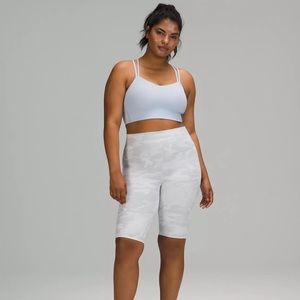 Lululemon Women’s High Rise White Camo Short, Size 8, 10” Inseam